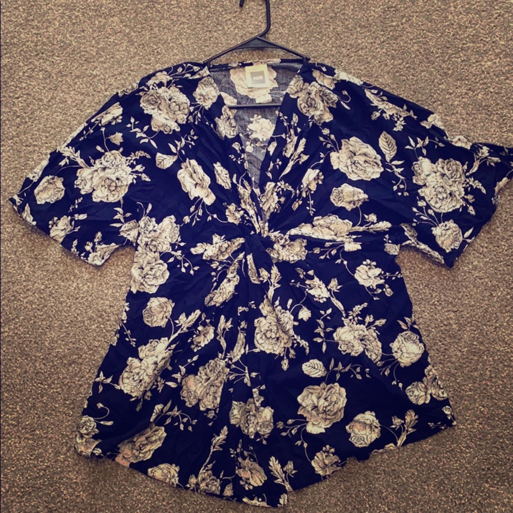 Nom XL maternity and nursing top